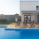 Vila Beautiful Aria *