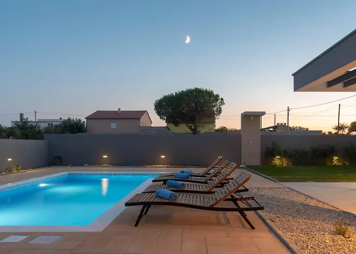 Beautiful Aria Villa