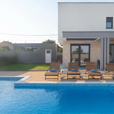 ヴィラ Beautiful Aria *