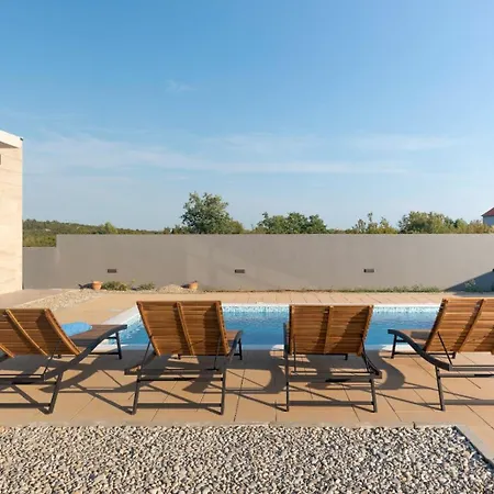 Beautiful Aria * Crno