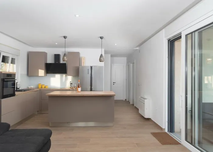 Villa Beautiful Aria Crno